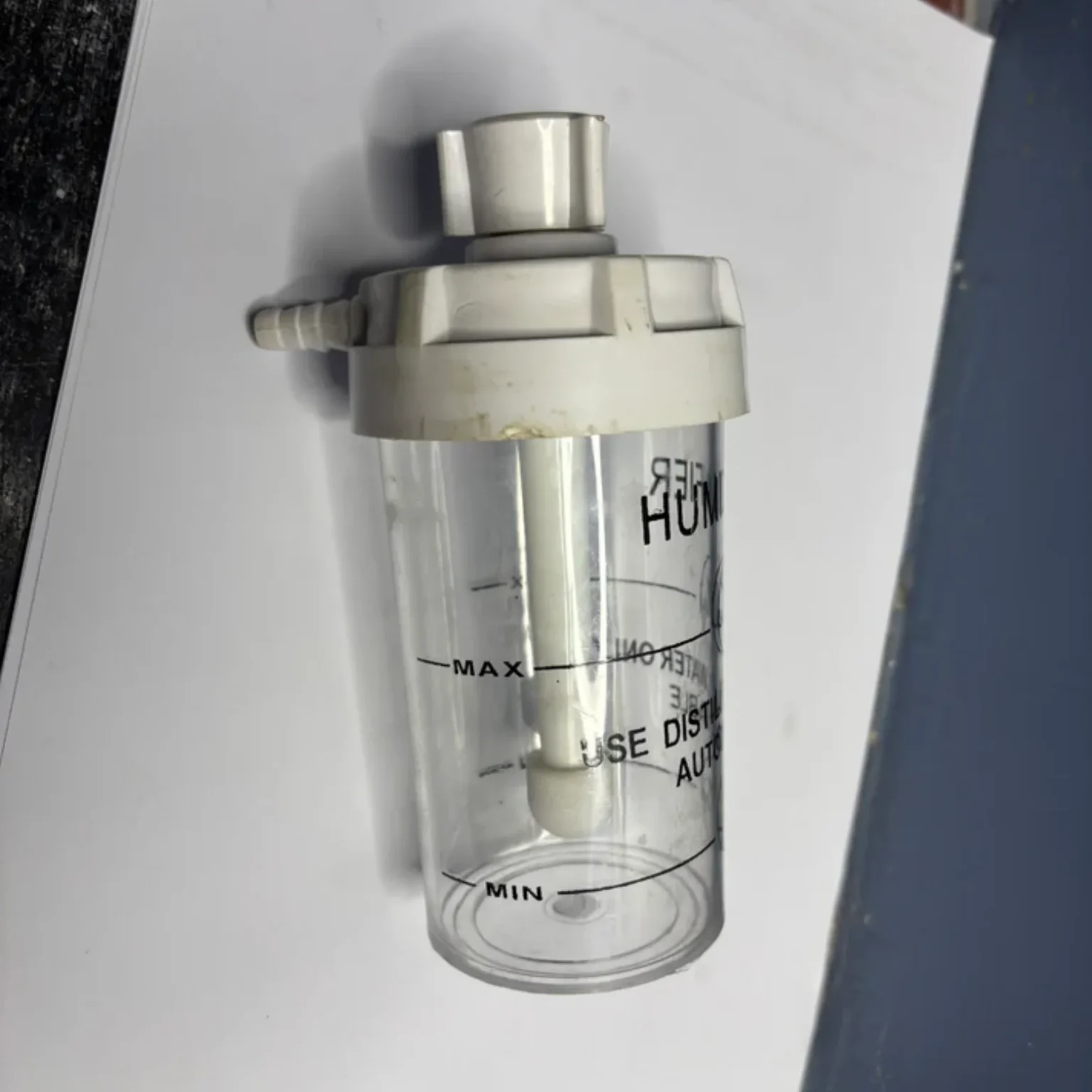 Humidifier Bottle for Bullnose Oxygen Cylinder Regulators – Moisture Control for Comfort Humidifier Bottle for Bullnose Oxygen Cylinder Regulators – Moisture Control for Comfort - Image 1